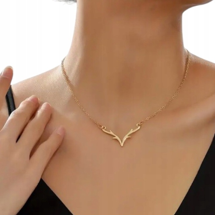 naszyjnik z motywem jelenia